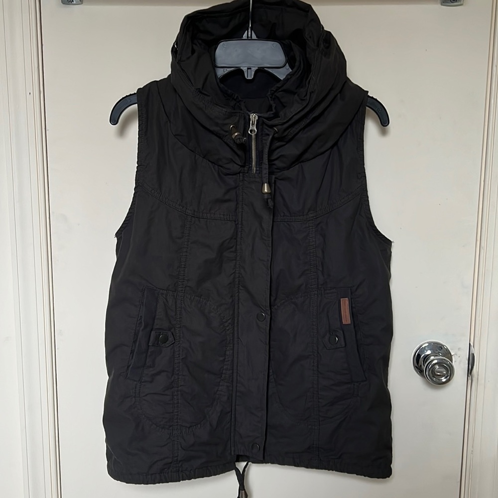 EUC Cute Vest S/M(please see measurements) in Dark Green